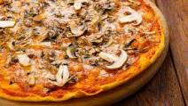 Keto Chicken Crust Pizza (Low Carb) Keto Chicken Crust Pizza (Low Carb)