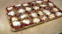 Ricetta Pizza nella Teglia Semplice Fatta in Casa Ricetta Pizza nella Teglia Semplice Fatta in Casa
