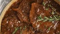 Cube Steaks with Balsamic Onion Gravy Cube Steaks with Balsamic Onion Gravy