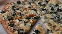 Creamy Roasted Garlic and Spinach Pizza (Pizza of the Month) Creamy Roasted Garlic and Spinach Pizza (Pizza of the Month)