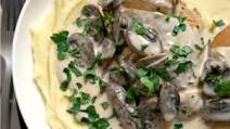 Slow Cooker Mushroom Chicken in Creamy Mushroom Sauce Slow Cooker Mushroom Chicken in Creamy Mushroom Sauce