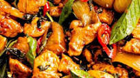 15 Minute Thai Basil Chicken (Pad Krapow Gai) 15 Minute Thai Basil Chicken (Pad Krapow Gai)