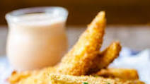 Deep Fried Pickles with Sriracha Ranch Dipping Sauce Deep Fried Pickles with Sriracha Ranch Dipping Sauce