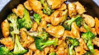 Easy Chicken & Broccoli Stir-Fry (Low-Carb, Keto) Easy Chicken & Broccoli Stir-Fry (Low-Carb, Keto)