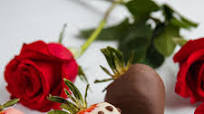 How to Make Perfect Chocolate Covered Strawberries (With No Added Sugar) How to Make Perfect Chocolate Covered Strawberries (With No Added Sugar)