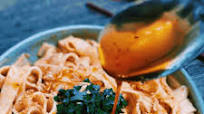 Spicy Garlic Peanut Noodles Spicy Garlic Peanut Noodles