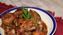 Adobong Manok (Chicken Adobo) Adobong Manok (Chicken Adobo)
