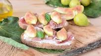 Bruschetta con prosciutto crudo e fichi Bruschetta con prosciutto crudo e fichi