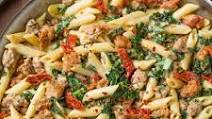 Creamy Kale and Turkey Sausage Pasta with Sun Dried Tomatoes Creamy Kale and Turkey Sausage Pasta with Sun Dried Tomatoes