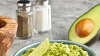 Rich Roasted Garlic Guacamole Rich Roasted Garlic Guacamole