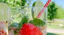 A Refreshing Strawberry Gin Smash! A Refreshing Strawberry Gin Smash!