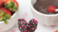 Chocolate Covered Strawberry Heart Pops Chocolate Covered Strawberry Heart Pops