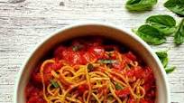 Tomato Sauce with Shallots and Fennel on top of Edamame Pasta Tomato Sauce with Shallots and Fennel on top of Edamame Pasta