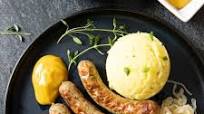 How to Cook Bratwurst (+ Baked Bratwurst and Onions Recipe) How to Cook Bratwurst (+ Baked Bratwurst and Onions Recipe)