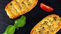 5 Tostadas con aceite de oliva: Tomate, Orégano, Ajo… 5 Tostadas con aceite de oliva: Tomate, Orégano, Ajo…