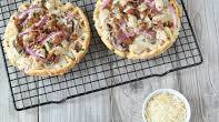 Garlic Chicken Alfredo Waffle Pizza – Low Carb, Gluten Free Garlic Chicken Alfredo Waffle Pizza – Low Carb, Gluten Free