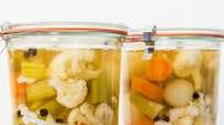 Giardiniera (Italian Pickled Vegetables) Giardiniera (Italian Pickled Vegetables)