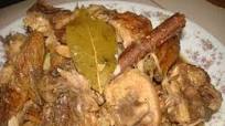 Paksiw na lechon manok (roast chicken stew in vinegar) Paksiw na lechon manok (roast chicken stew in vinegar)