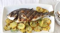 Dorada asada en las brasas de la parrilla, la receta de pescado para disfrutar del verano Dorada asada en las brasas de la parrilla, la receta de pescado para disfrutar del verano