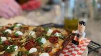 Detroit Style Pizza Detroit Style Pizza