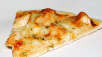 Pizza de pollo, piña y salsa barbacoa Pizza de pollo, piña y salsa barbacoa