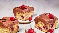 Raspberry Snack Cake with Salted Milk Chocolate Frosting Raspberry Snack Cake with Salted Milk Chocolate Frosting