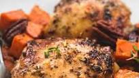 Honey Roasted Chicken and Sweet Potatoes Skillet Honey Roasted Chicken and Sweet Potatoes Skillet