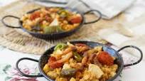 Migas de pan o migas de pastor con tocino y chorizo. Receta tradicional Migas de pan o migas de pastor con tocino y chorizo. Receta tradicional