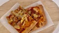 Hawaiian Pizza with Chicken Hawaiian Pizza with Chicken