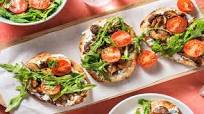 Mushroom and Caramelized Onion Pizzettes with Baby Arugula Salad Mushroom and Caramelized Onion Pizzettes with Baby Arugula Salad