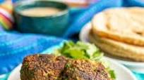 Easy baked falafel and tahini sauce Easy baked falafel and tahini sauce