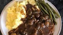 Easy to Cook Slow cooked braising steak with mash and veg Easy to Cook Slow cooked braising steak with mash and veg