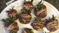 Easy chocolate covered strawberries (no double boiler) Easy chocolate covered strawberries (no double boiler)