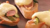 Asparagus, Brie & Parma Ham Crostini Asparagus, Brie & Parma Ham Crostini