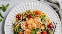 30 Easy, Healthy Pasta Recipes, Including Pasta With Veggies, Zoodles, & Garlic Prawns 30 Easy, Healthy Pasta Recipes, Including Pasta With Veggies, Zoodles, & Garlic Prawns