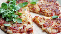 Easy And Quick Homemade Pizza Easy And Quick Homemade Pizza