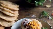 Puri chana chaat masala (Spiced chickpeas with puffed roti) Puri chana chaat masala (Spiced chickpeas with puffed roti)