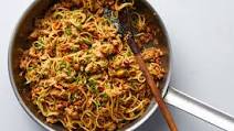 Spicy Sesame Noodles With Chicken and Peanuts Spicy Sesame Noodles With Chicken and Peanuts