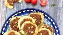 Sfeeha (open-faced meat pie) صفيحة Sfeeha (open-faced meat pie) صفيحة