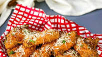Easy Crispy Garlic Parmesan Chicken Wings Easy Crispy Garlic Parmesan Chicken Wings