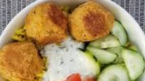 Falafel Bowl with Turmeric Rice & Dairy-Free Tzatziki Sauce Falafel Bowl with Turmeric Rice & Dairy-Free Tzatziki Sauce