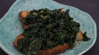 Crostoni di cavolo nero (Tuscan black cabbage bruschetta) - Toscana Crostoni di cavolo nero (Tuscan black cabbage bruschetta) - Toscana