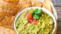 A Fresh Guacamole Recipe with Orange Juice A Fresh Guacamole Recipe with Orange Juice
