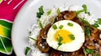 Loco Moco (Hawaiian Beef Patty with Gravy) Loco Moco (Hawaiian Beef Patty with Gravy)