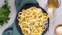Garlicky Fettuccine Alfredo Garlicky Fettuccine Alfredo