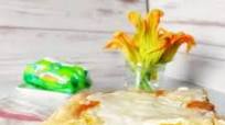 Crunch con stracchino e fiori di zucca Crunch con stracchino e fiori di zucca