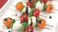 Christmas Tree Puff Pastry Appetizer with Pesto Sauce Christmas Tree Puff Pastry Appetizer with Pesto Sauce