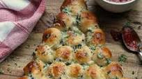 Cheesy Christmas Tree Bread Cheesy Christmas Tree Bread