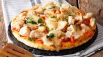 Keto & Low-Carb Lean And Green Buffalo Chicken Cauliflower Crust Pizza Keto & Low-Carb Lean And Green Buffalo Chicken Cauliflower Crust Pizza