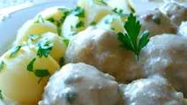 Konigsberger Klopse (German Meatballs in Creamy Caper Sauce) Konigsberger Klopse (German Meatballs in Creamy Caper Sauce)